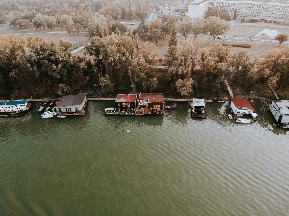 Arkabarka Floating Hostel Belgrade Exterior photo